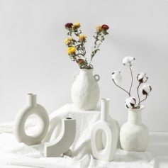 北欧ins花瓶陶瓷摆件白色素烧创意礼品家居装饰品小花瓶